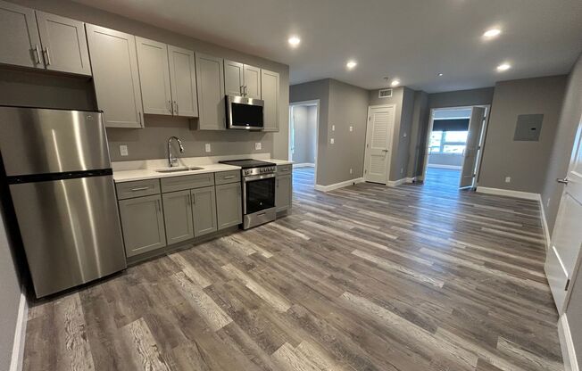 3 beds, 1 bath, 1,010 sqft, $3,600, Unit 301