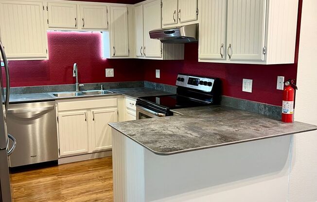 High speed internet included - 3 bedroom townhouse