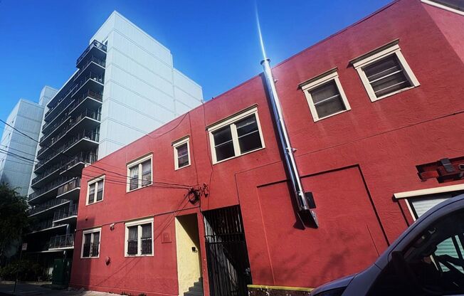 1607 2nd Ave - Studios: ONE MONTH FREE RENT!!