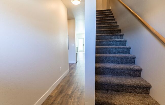 4 beds, 3 baths, $3,500, Unit 206