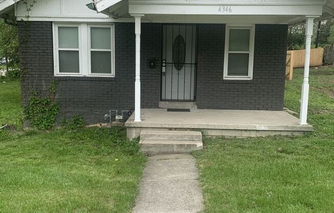 Available Now! 2 Bed 1 Bath Home! $1,050.00