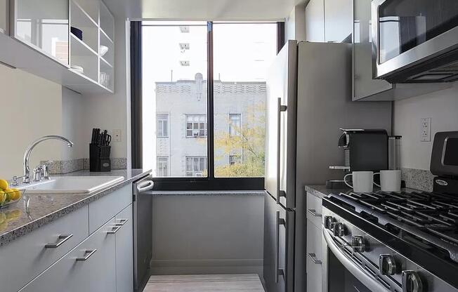 1 bed, 1 bath, $6,495, Unit 7U