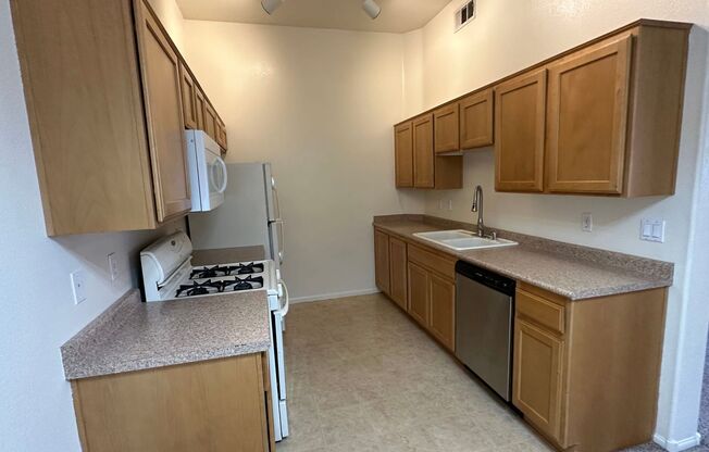 3 beds, 2 baths, $1,550, Unit # 2006