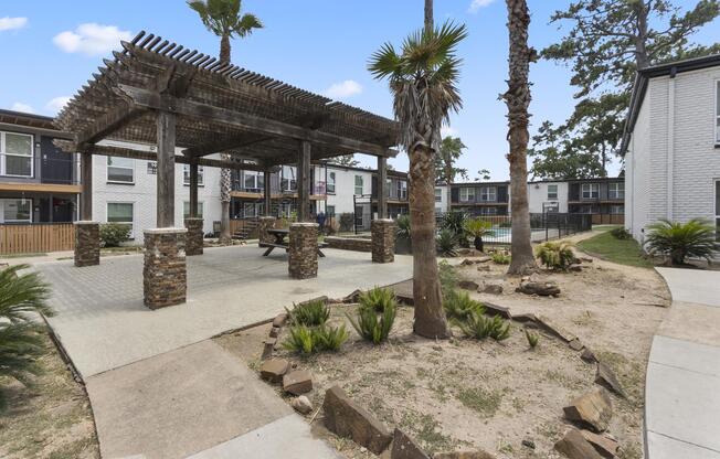 Shenandoah Woods Apartments Gazeboo