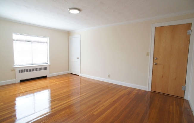 425 NEWPORT AVE