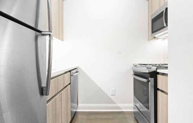 Studio, 1 bath, $3,475, Unit 5J