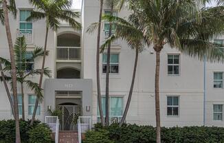 9172 Collins Ave