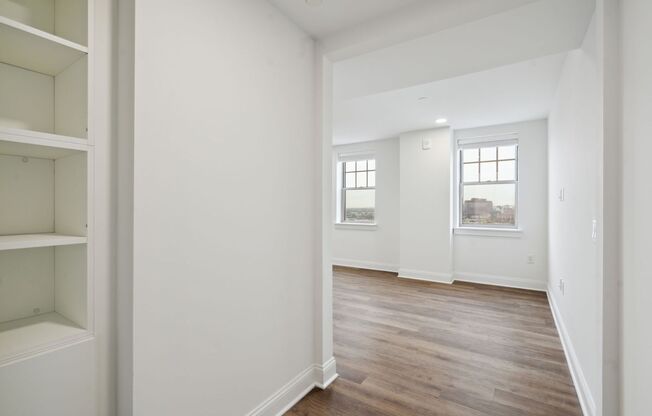 1 bed, 1 bath, 764 sqft, $3,030, Unit 905