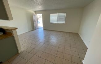 2 beds, 1 bath, 947 sqft, $995, Unit 2