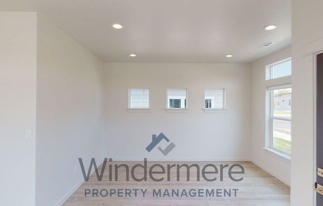 3 beds, 2 baths, 1,064 sqft, $1,895, Unit 325 Cowden