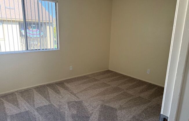 2 beds, 2 baths, 920 sqft, $2,320, Unit 194