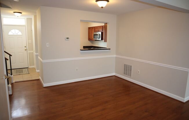 Spacious Townhome in Gaithersburg