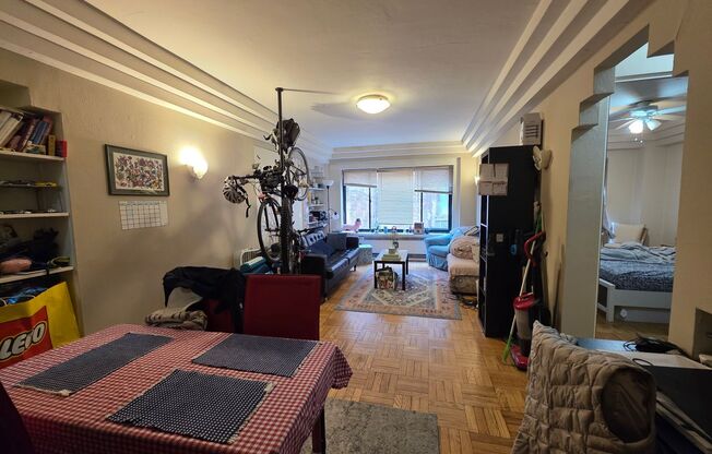 1 bed, 1 bath, $1,045, Unit 106
