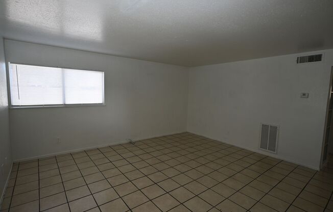 2 Bedroom Apartment - Downstairs - 6428 Casada