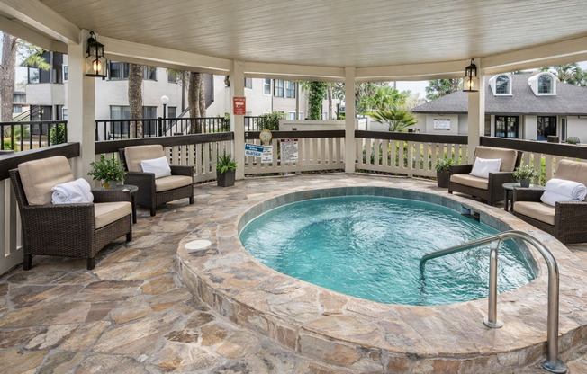 Beautiful Remodeled 1/1 Condo x Rent @ Winter Park in front of Full Sail.