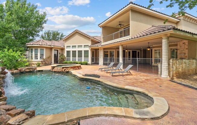 2101 MIRACLE PT DR
