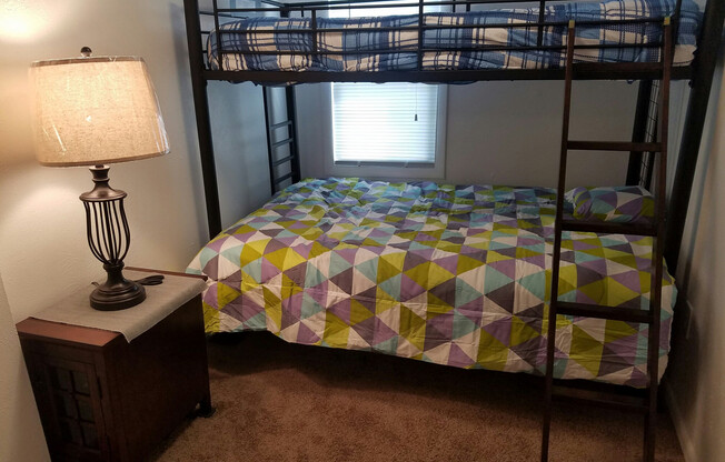 2 beds, 1 bath, $3,100