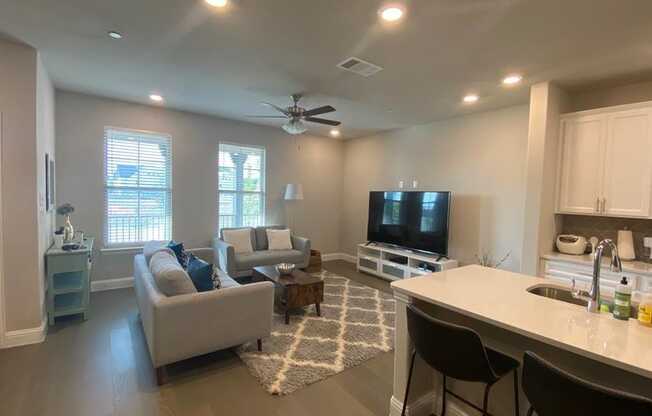 2008 NAPLES DR