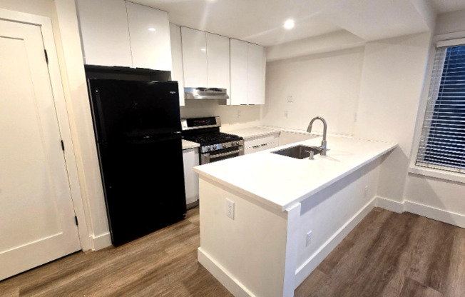 1649 1651 LA SALLE AVE