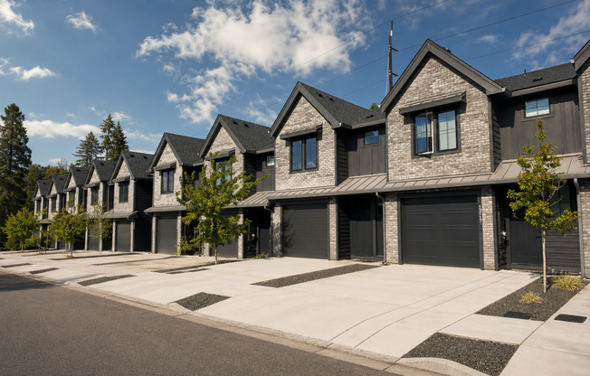 Luxury Townhome for Lease at the Courtyards at Hidden Crest - 13113 NE 71st Pl