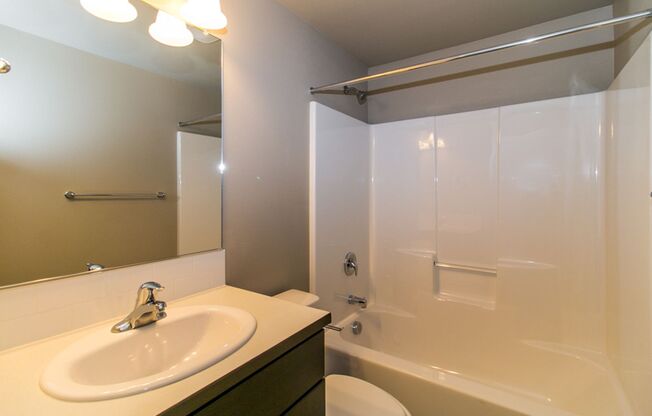 2 beds, 1 bath, $1,695