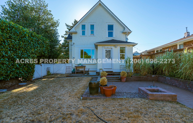 4300 4 AVE NE