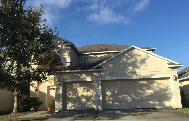 Spacious 3 bedroom, 3 bath, 3 car garage home in Avalon Lakes for rent!