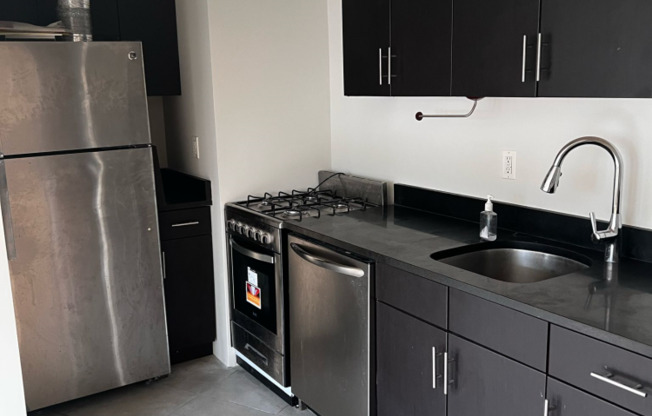 2 beds, 1 bath, 593 sqft, $3,200, Unit B8C