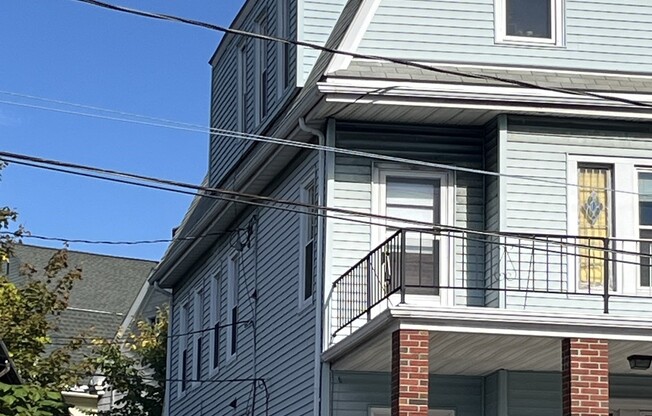 568 MT AUBURN ST