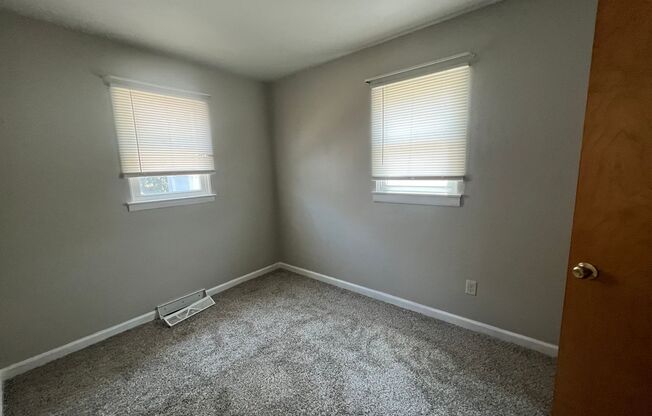 2 beds, 1 bath, $1,000