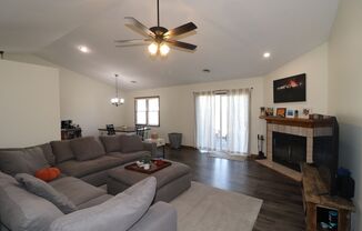 3 beds, 2 baths, $1,650