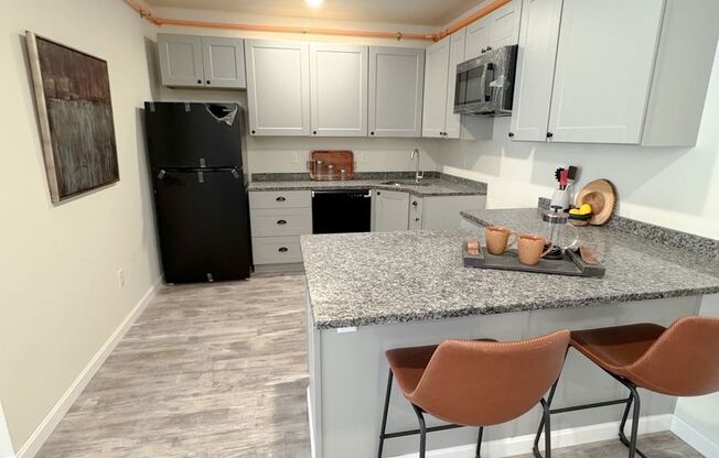 2 beds, 2 baths, 1,200 sqft, $2,400, Unit 2022