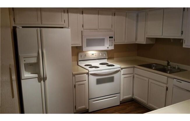 2 beds, 2 baths, $1,500