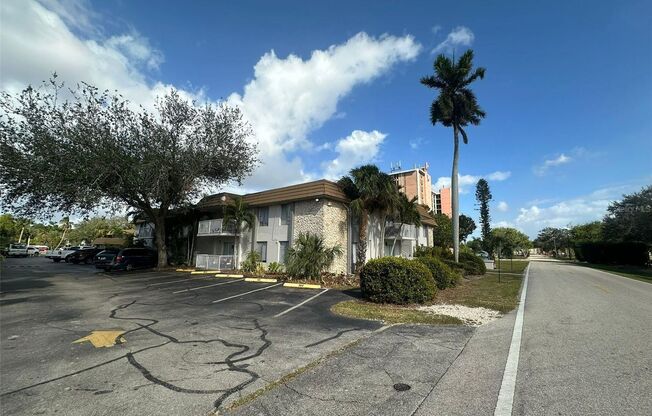2 beds, 2 baths, 920 sqft, $1,245, Unit Unit # 607