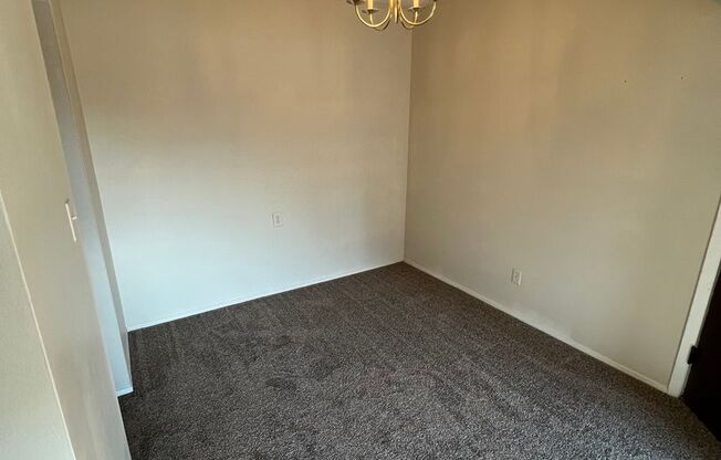 2 beds, 1 bath, 750 sqft, $1,100, Unit 21