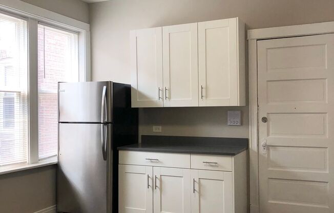 2 beds, 1 bath, 796 sqft, $1,750, Unit 3F