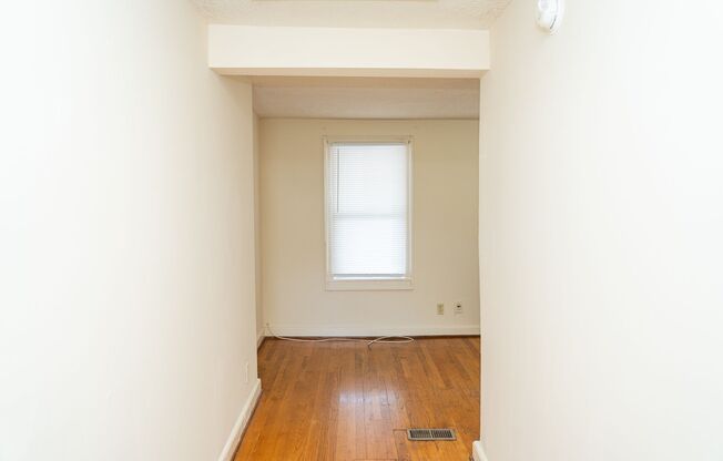 1 bed, 1 bath, $1,200, Unit Unit #C