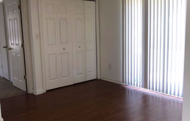 3 beds, 2 baths, 1,174 sqft, $1,400