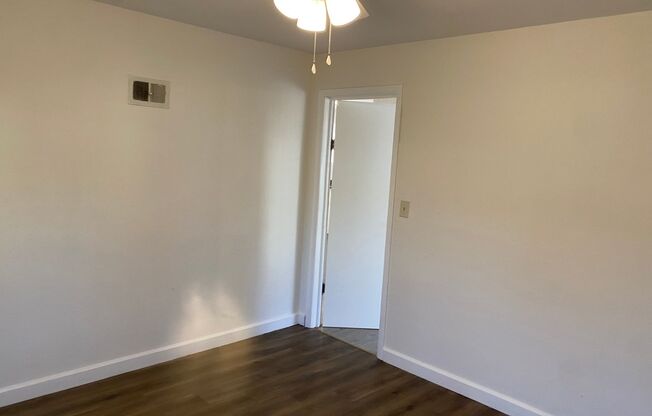 2 beds, 1 bath, $700