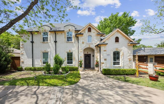 8525 BRIARWOOD LN