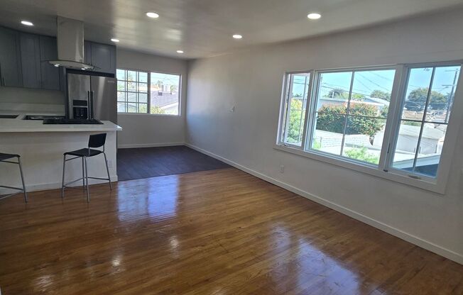 1 bed, 1.5 baths, 650 sqft, $2,425, Unit 4