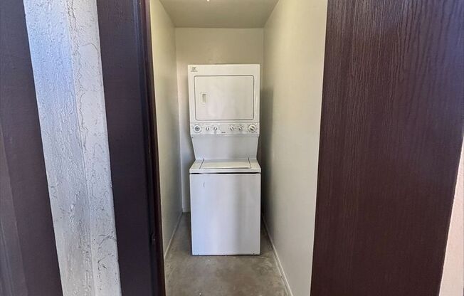 1 bed, 1 bath, 750 sqft, $2,340, Unit 1611