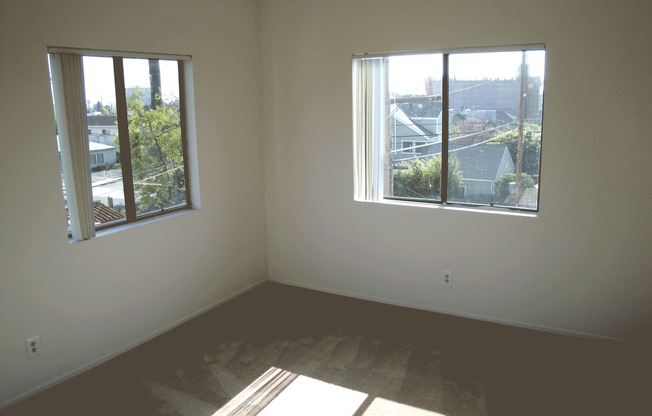 2 beds, 2 baths, $2,850, Unit 308