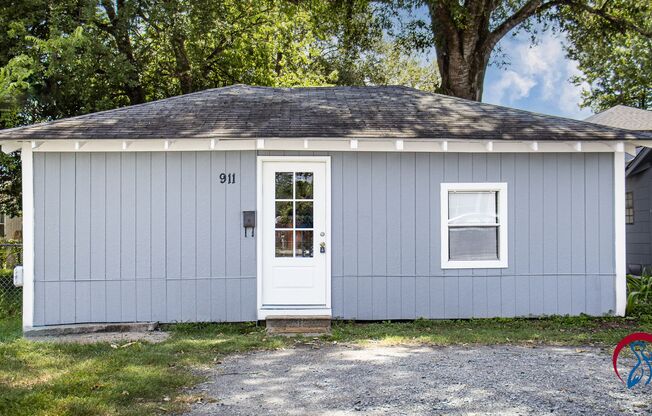 1 bed 1 bath Garden District Studio Apartment