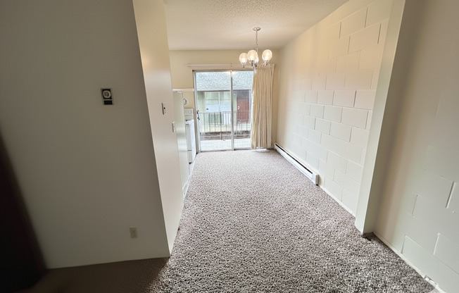 2 beds, 1 bath, 835 sqft, $1,395, Unit 4616 SE Milwaukie #19