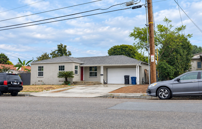 356 D Street - 3 bedroom single level home located walking distance from downtown Chula Vista- Available NOV 15th.