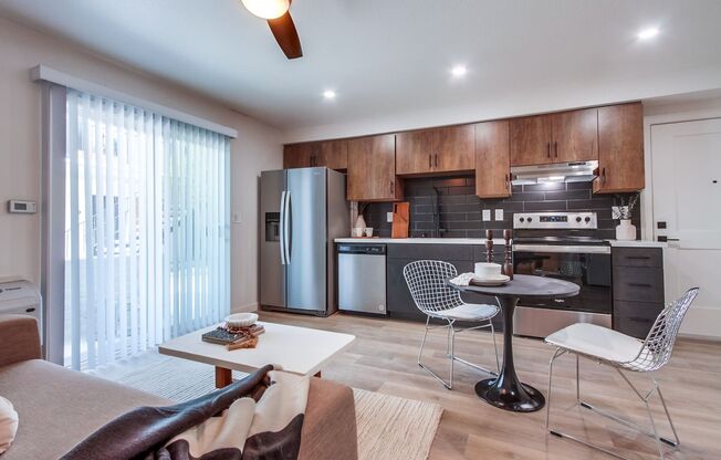 3 beds, 2 baths, 970 sqft, $3,495, Unit 4880-1