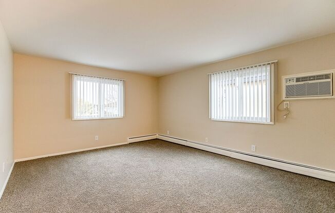 1 bed, 1 bath, 585 sqft, $950, Unit 4