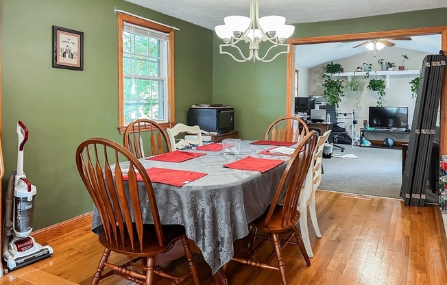 9 PUTNEY CIR
