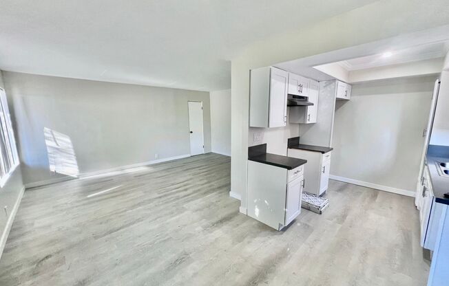 Foothill Apartments